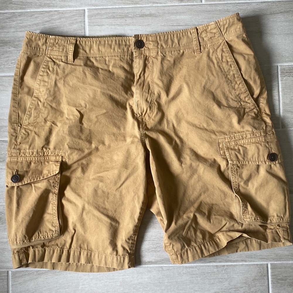 Lucky Brand Mens cargo shorts 38